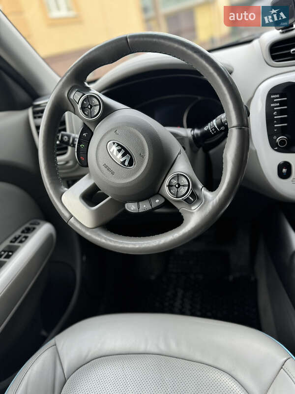 Внедорожник / Кроссовер Kia Soul 2016 в Ровно фото 17 Внедорожник / Кроссовер Kia Soul 2016 в Ровно