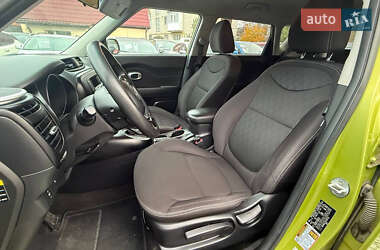 Позашляховик / Кросовер Kia Soul 2015 в 
