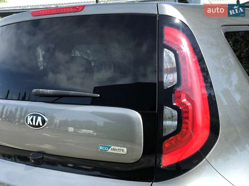 Позашляховик / Кросовер Kia Soul 2015 в Києві