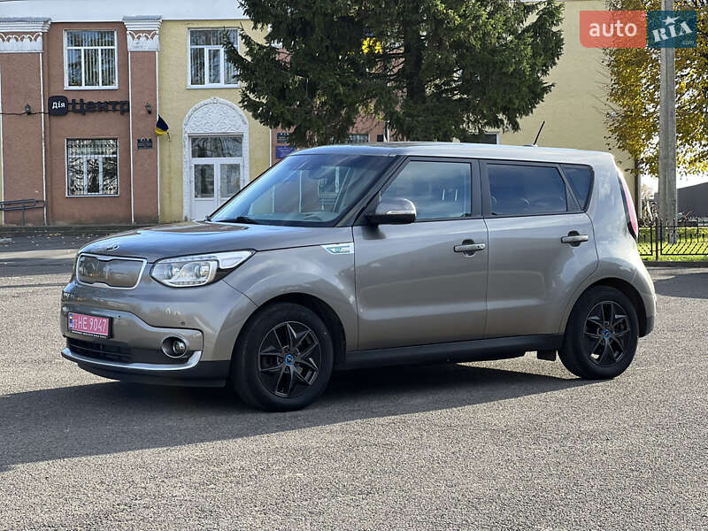 Внедорожник / Кроссовер Kia Soul 2016 в Владимире фото 13 Внедорожник / Кроссовер Kia Soul 2016 в Владимире