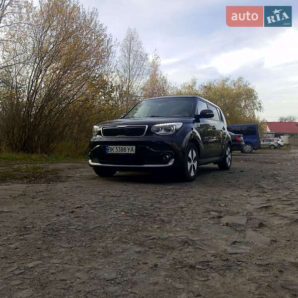 Внедорожник / Кроссовер Kia Soul 2015 в Костополе