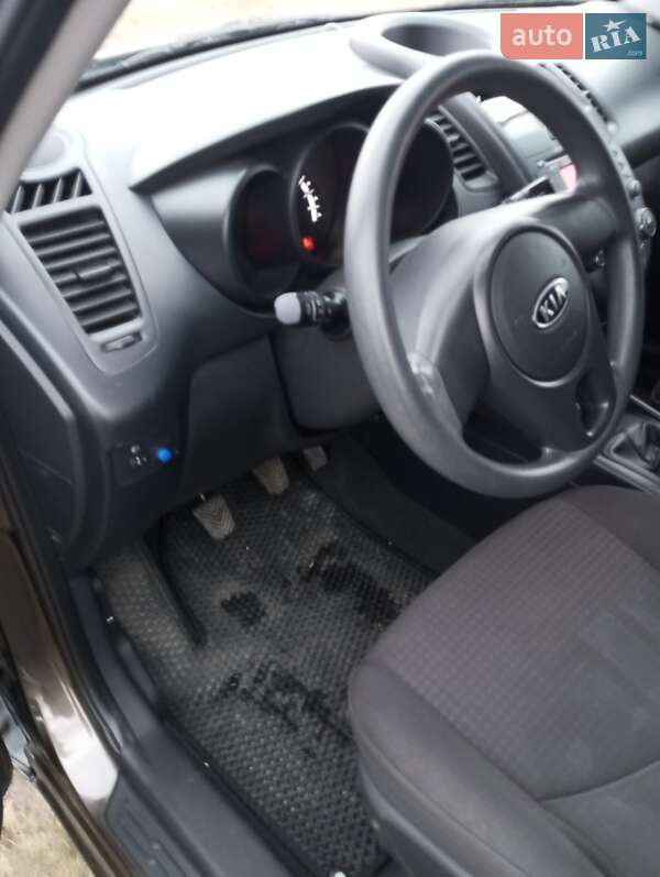 Внедорожник / Кроссовер Kia Soul 2011 в Голованевске