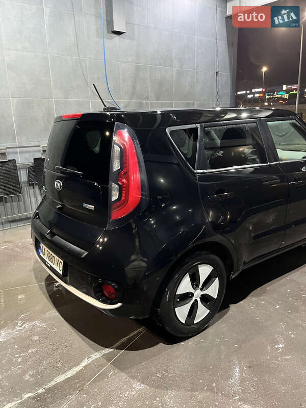 Внедорожник / Кроссовер Kia Soul 2016 в Киеве