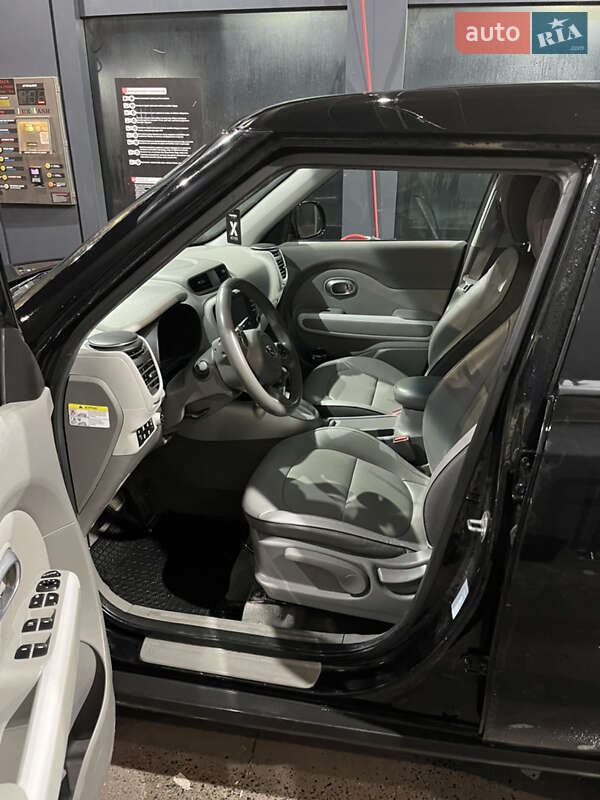 Внедорожник / Кроссовер Kia Soul 2016 в Киеве