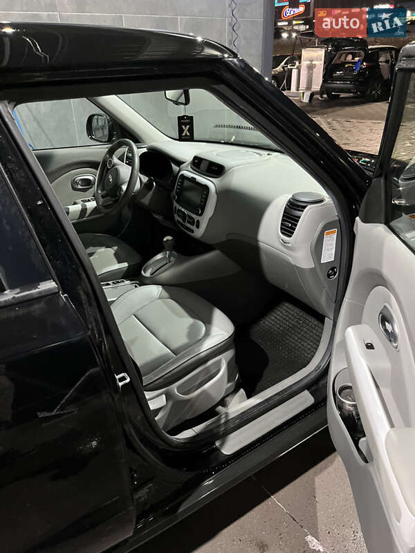 Внедорожник / Кроссовер Kia Soul 2016 в Киеве