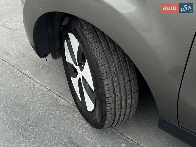 Внедорожник / Кроссовер Kia Soul 2015 в Ровно фото 14 Внедорожник / Кроссовер Kia Soul 2015 в Ровно