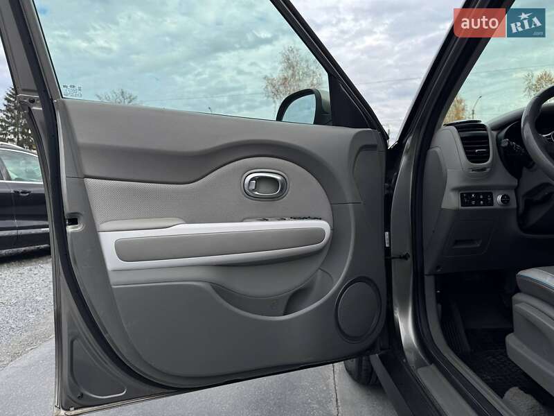 Внедорожник / Кроссовер Kia Soul 2015 в Ровно фото 25 Внедорожник / Кроссовер Kia Soul 2015 в Ровно