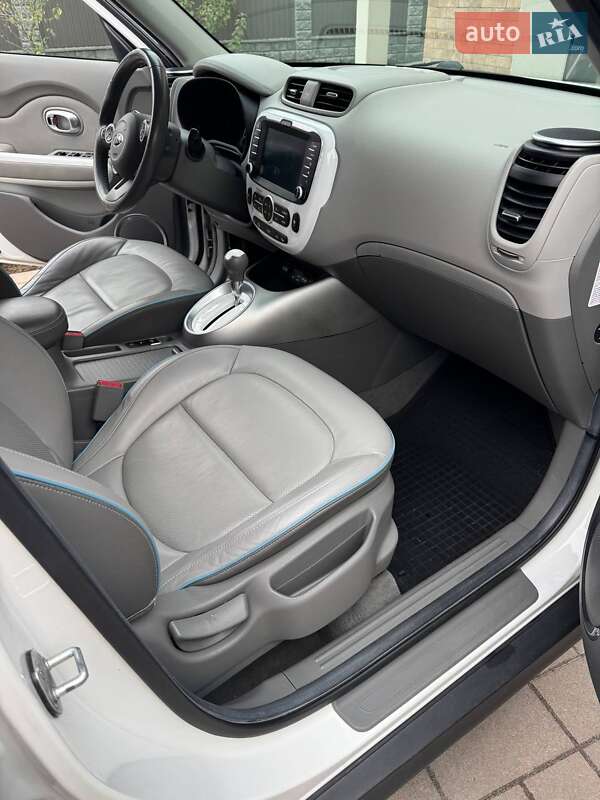 Внедорожник / Кроссовер Kia Soul 2015 в Ровно фото 5 Внедорожник / Кроссовер Kia Soul 2015 в Ровно
