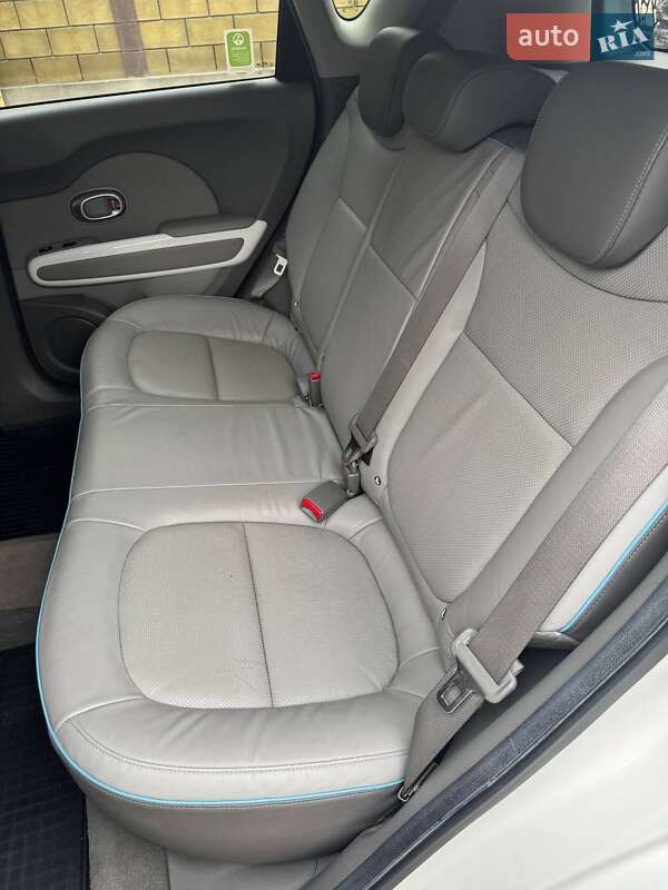 Внедорожник / Кроссовер Kia Soul 2015 в Ровно фото 8 Внедорожник / Кроссовер Kia Soul 2015 в Ровно