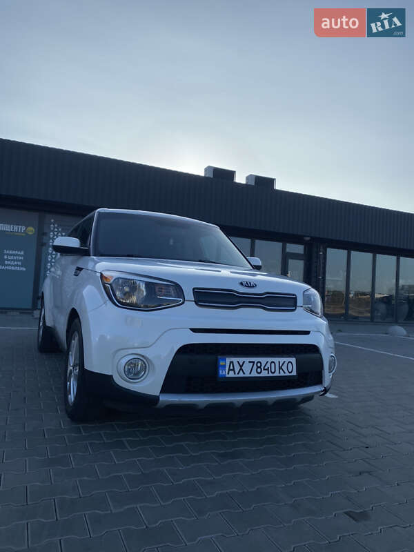Внедорожник / Кроссовер Kia Soul 2016 в Вознесенске фото 2 Внедорожник / Кроссовер Kia Soul 2016 в Вознесенске