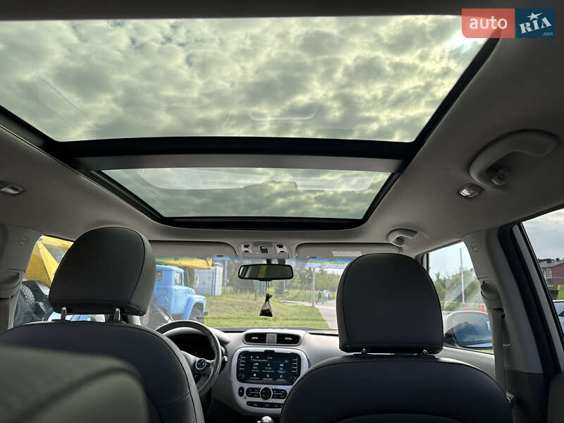 Внедорожник / Кроссовер Kia Soul 2017 в Ровно