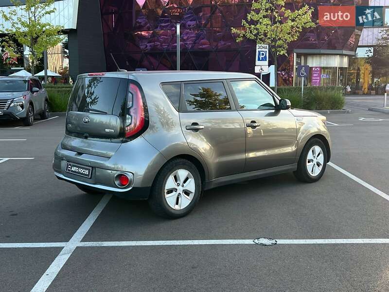 Внедорожник / Кроссовер Kia Soul 2015 в Киеве