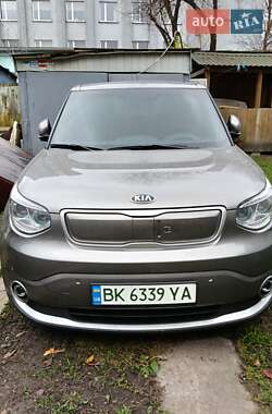 Внедорожник / Кроссовер Kia Soul 2016 в Ровно