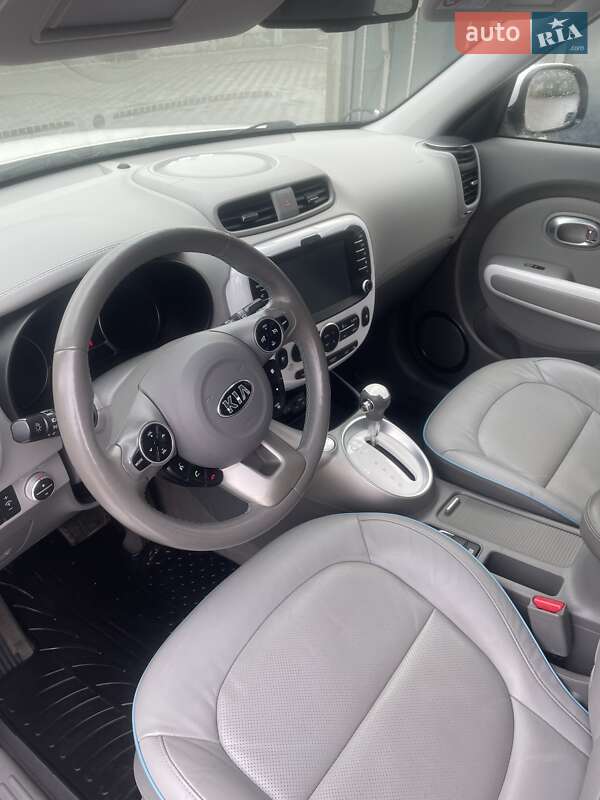 Внедорожник / Кроссовер Kia Soul 2017 в Житомире