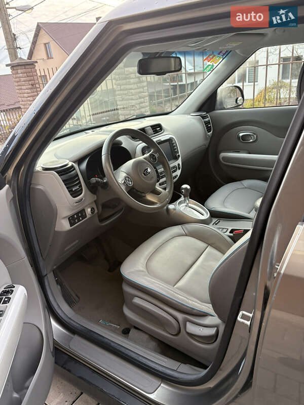 Внедорожник / Кроссовер Kia Soul 2016 в Ровно