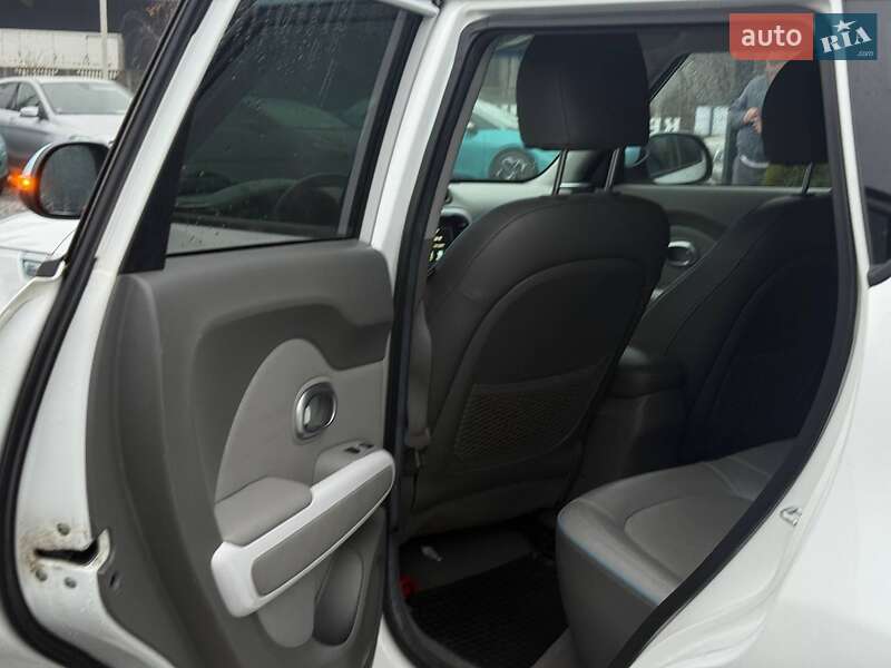 Внедорожник / Кроссовер Kia Soul 2015 в Ровно