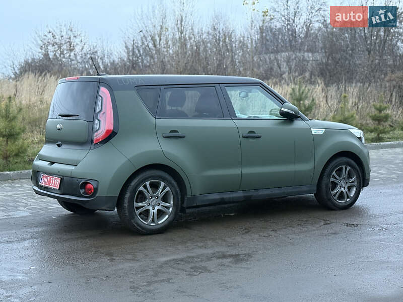 Внедорожник / Кроссовер Kia Soul 2015 в Ровно