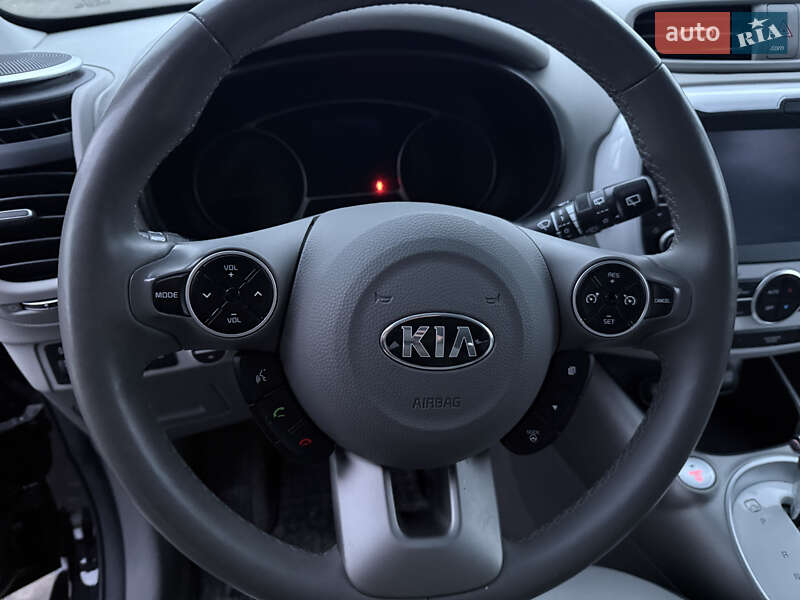 Внедорожник / Кроссовер Kia Soul 2015 в Ровно