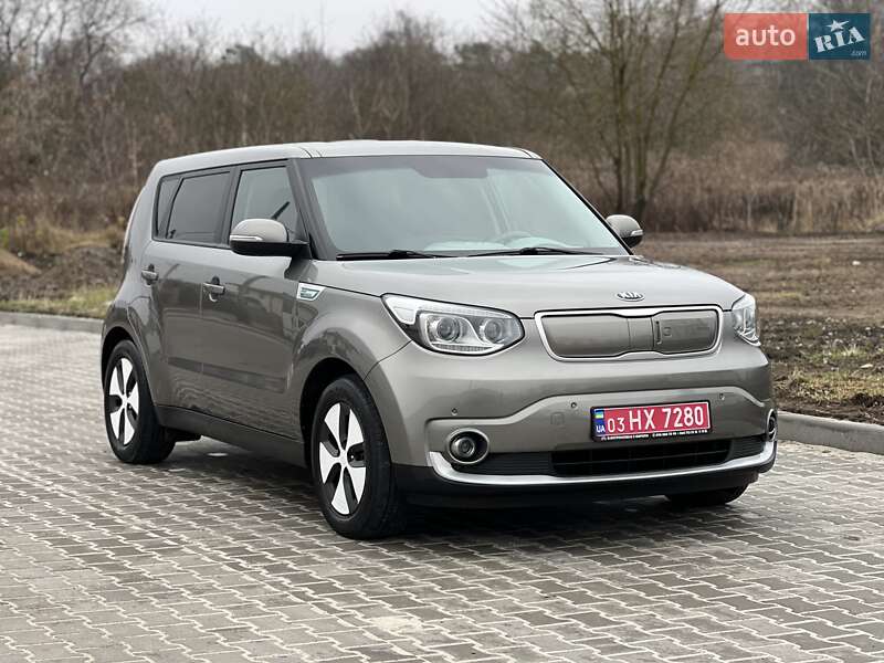 Позашляховик / Кросовер Kia Soul 2016 в Рівному