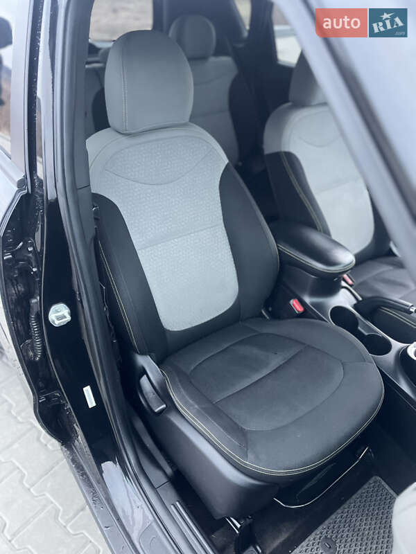 Позашляховик / Кросовер Kia Soul 2014 в Києві