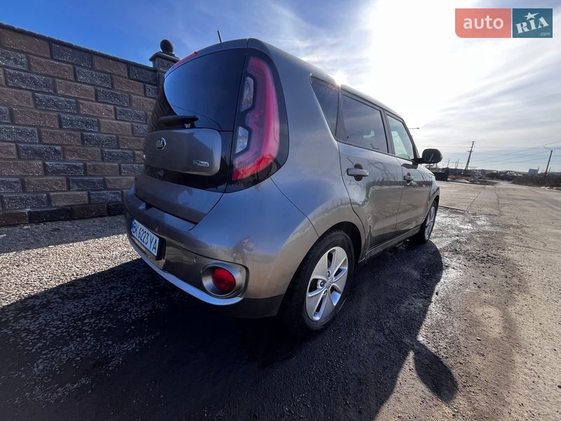 Внедорожник / Кроссовер Kia Soul 2015 в Ровно