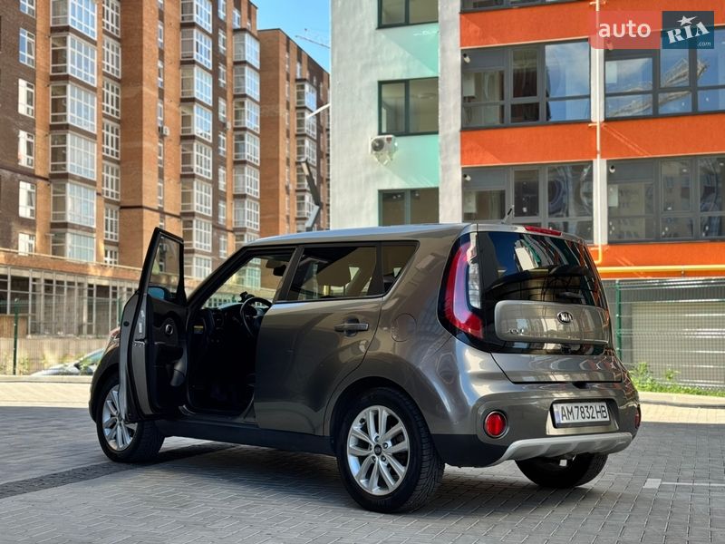 Позашляховик / Кросовер Kia Soul 2017 в Житомирі