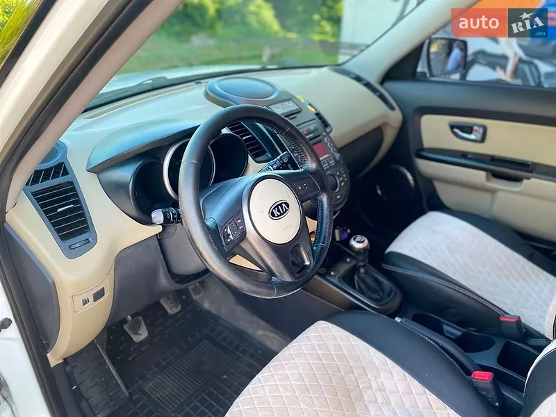 Kia Soul 2012 VIN KNAJT811AC7423788 фото оголошення 28 з 61