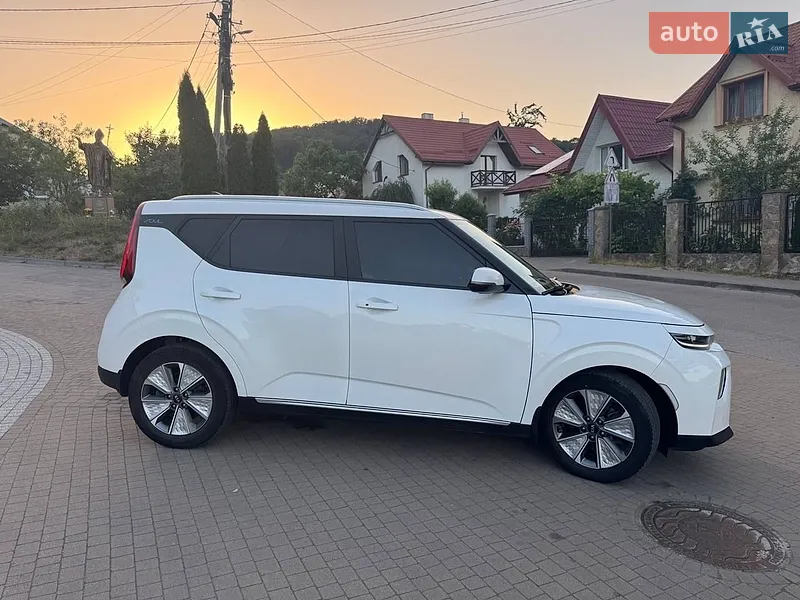 Kia Soul 2021 VIN KNAJ3811FM7022542 фото оголошення 14 з 60