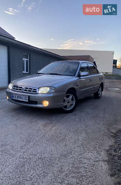 Седан Kia Spectra 2001 в Киеве