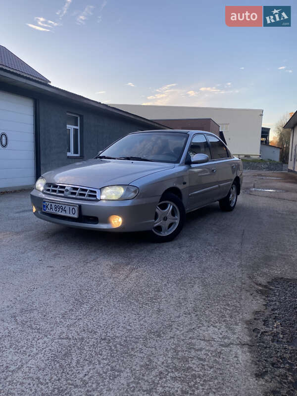 Kia Spectra 2001 Kia Spectra 2001