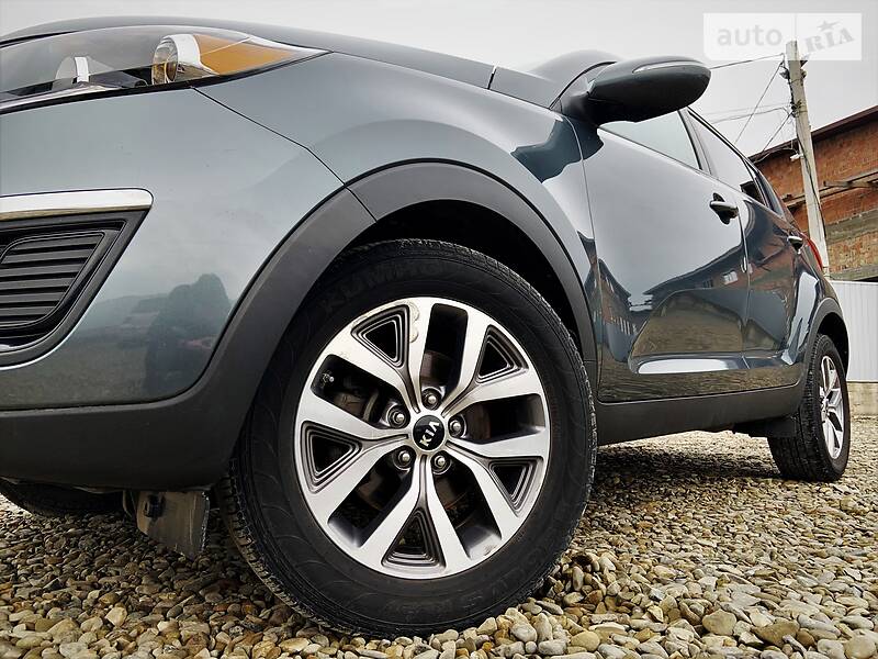Позашляховик / Кросовер Kia Sportage 2014 в Чернівцях