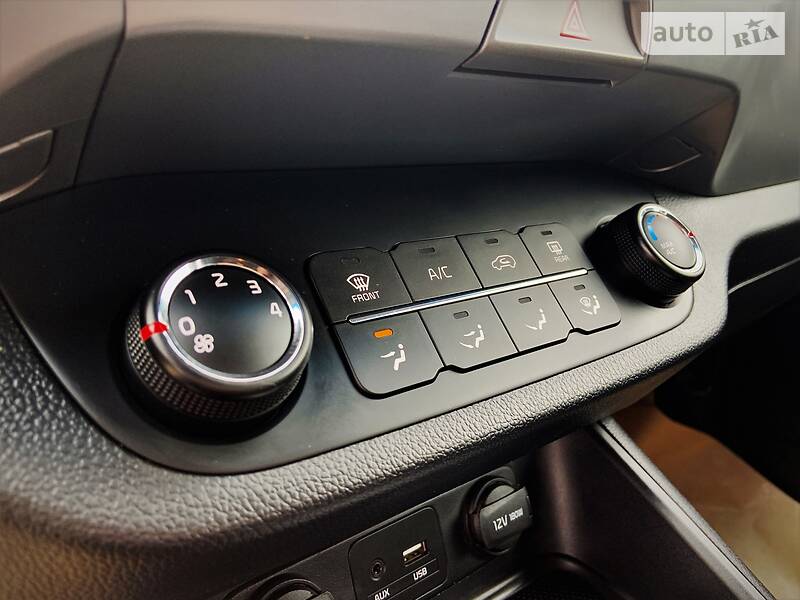 Позашляховик / Кросовер Kia Sportage 2014 в Чернівцях