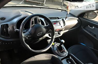Позашляховик / Кросовер Kia Sportage 2011 в 