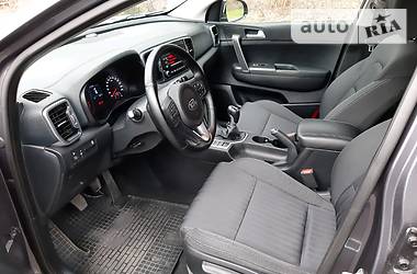 Позашляховик / Кросовер Kia Sportage 2017 в 