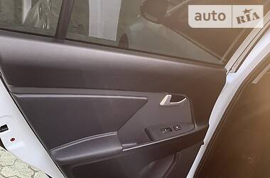 Позашляховик / Кросовер Kia Sportage 2011 в 