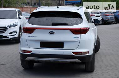 Позашляховик / Кросовер Kia Sportage 2016 в 