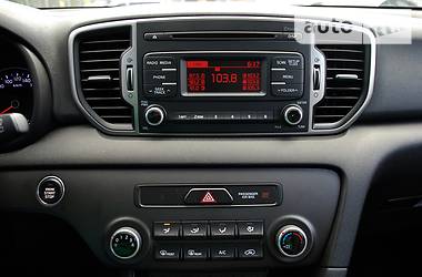 Позашляховик / Кросовер Kia Sportage 2016 в 