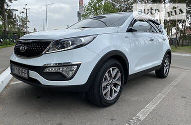 Позашляховик / Кросовер Kia Sportage 2015 в 
