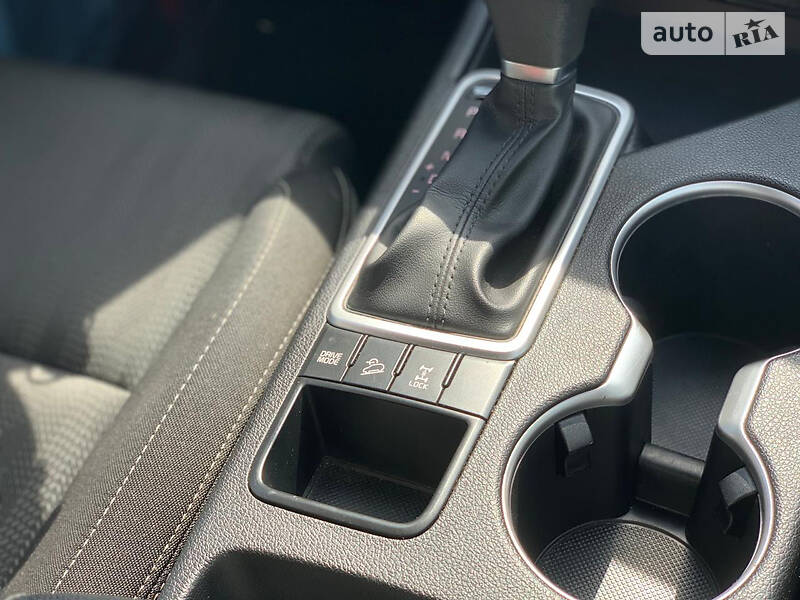 Позашляховик / Кросовер Kia Sportage 2016 в Львові