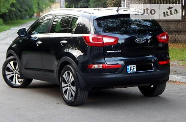 Внедорожник / Кроссовер Kia Sportage 2011 в Каменском