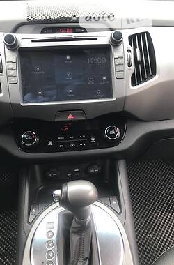 Внедорожник / Кроссовер Kia Sportage 2015 в 