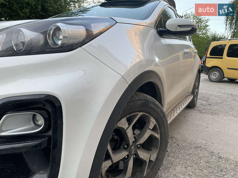 Внедорожник / Кроссовер Kia Sportage 2018 в Черновцах