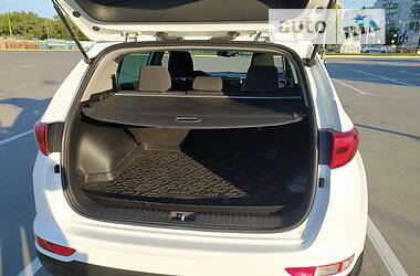 Позашляховик / Кросовер Kia Sportage 2016 в 