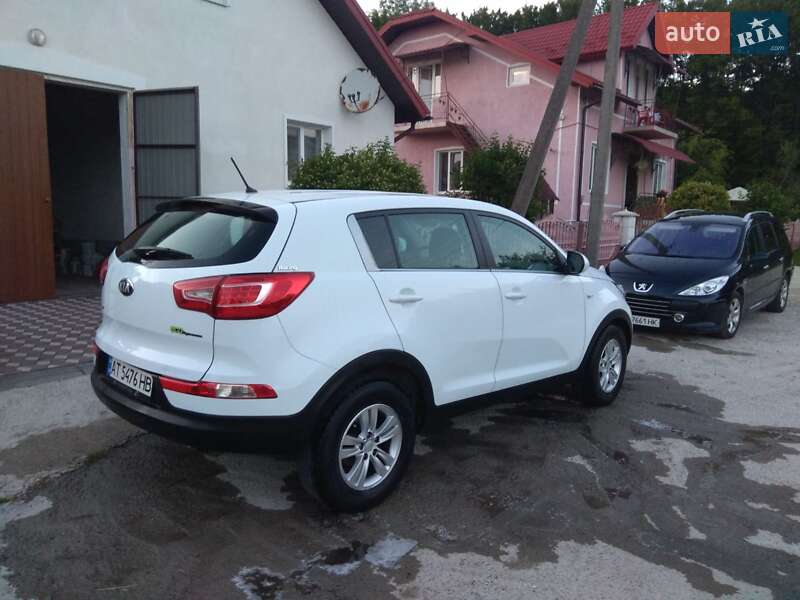 Внедорожник / Кроссовер Kia Sportage 2012 в Ивано-Франковске