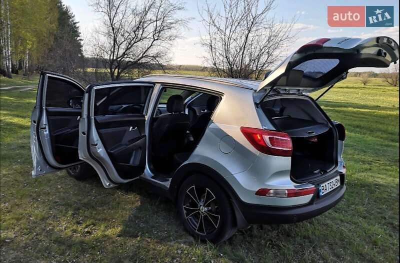 Внедорожник / Кроссовер Kia Sportage 2010 в Кременчуге