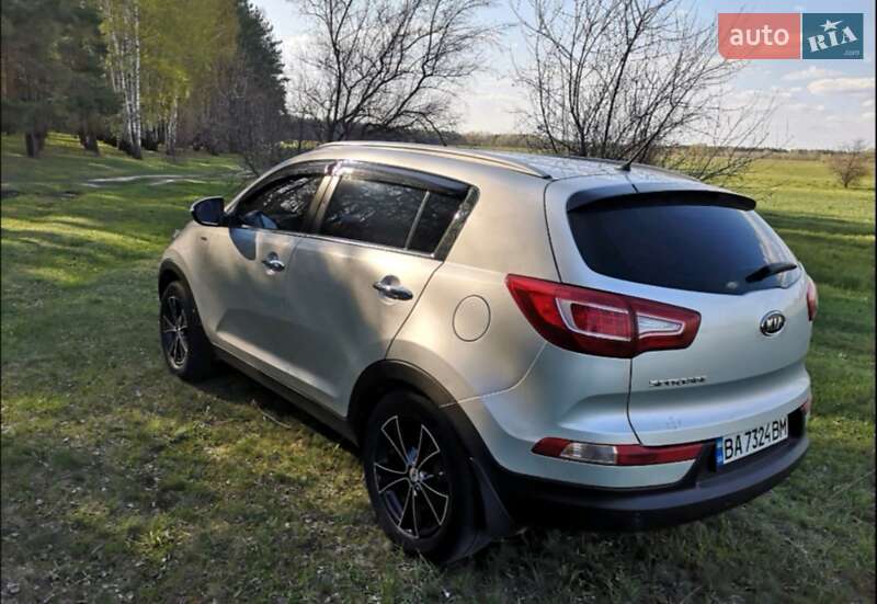 Внедорожник / Кроссовер Kia Sportage 2010 в Кременчуге