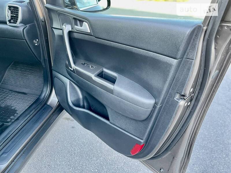 Внедорожник / Кроссовер Kia Sportage 2018 в Владимире