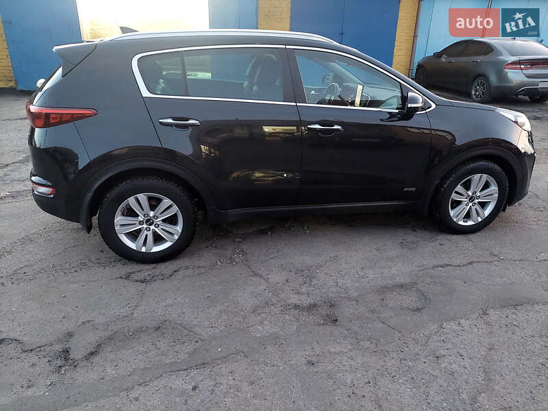 Внедорожник / Кроссовер Kia Sportage 2016 в Полтаве