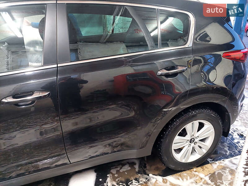 Внедорожник / Кроссовер Kia Sportage 2016 в Полтаве