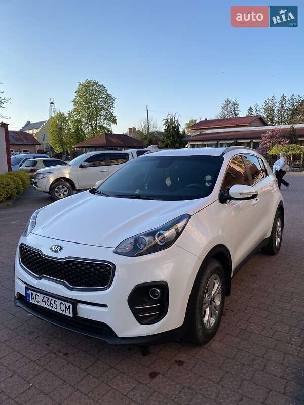 Внедорожник / Кроссовер Kia Sportage 2016 в Стрые